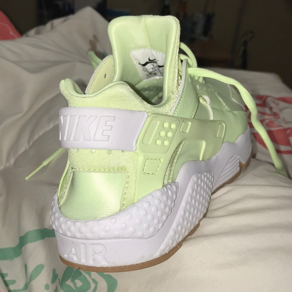 NIKE AIR